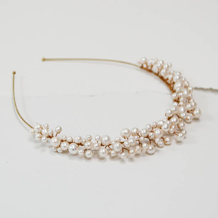 Corona con rami di perle d'acqua dolce per la vendita all'ingrosso da parte di Bespoke Bridal