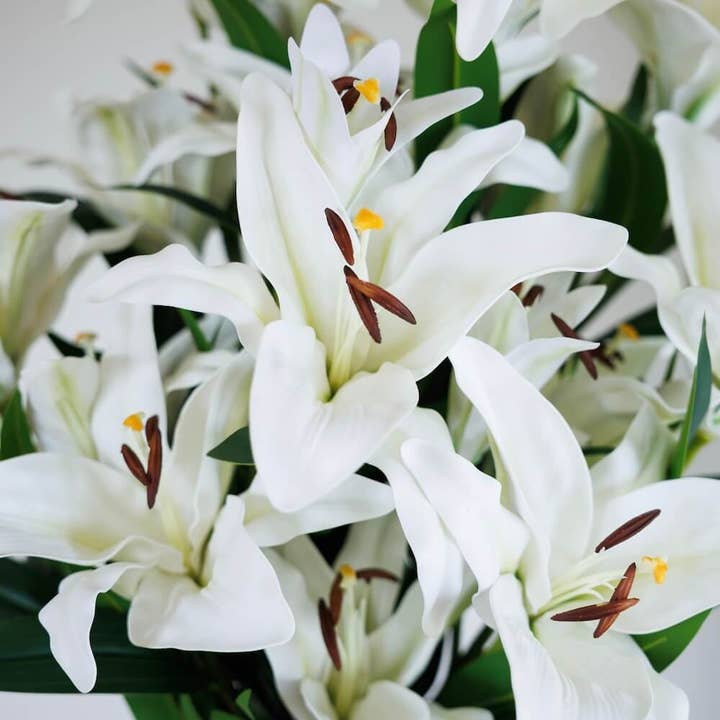 Flowrette - Wholesale Artificial Flowers - Artificial Lily Flower Bouquet2