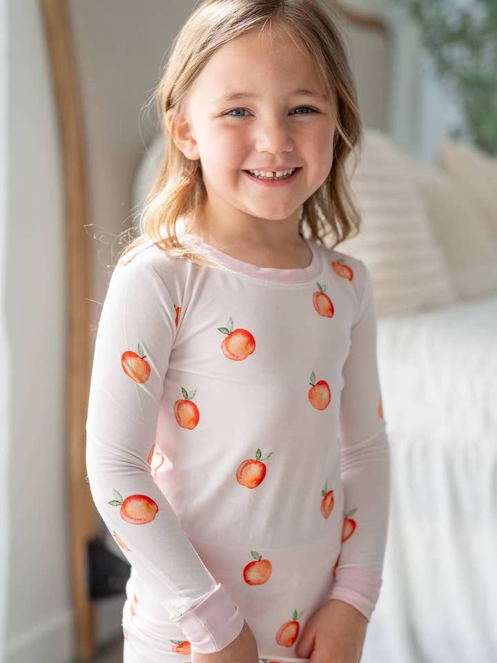 Pigiama in Bambù Dolce Pesca del Sud 🍑 | Pigiama Due Pezzi per Bambini per la vendita all'ingrosso da parte di Boosh Baby