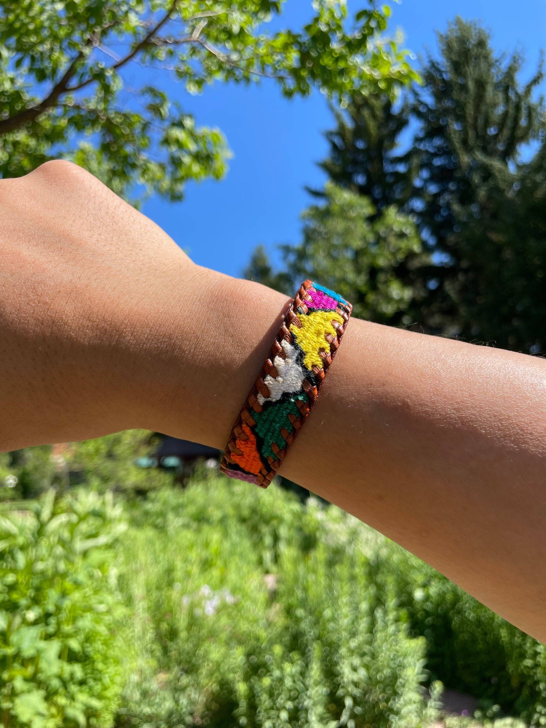 GUATEARTISAN - Vente Bracelet tissé/tressé - Bracelets Huipil en cuir guatémaltèque7