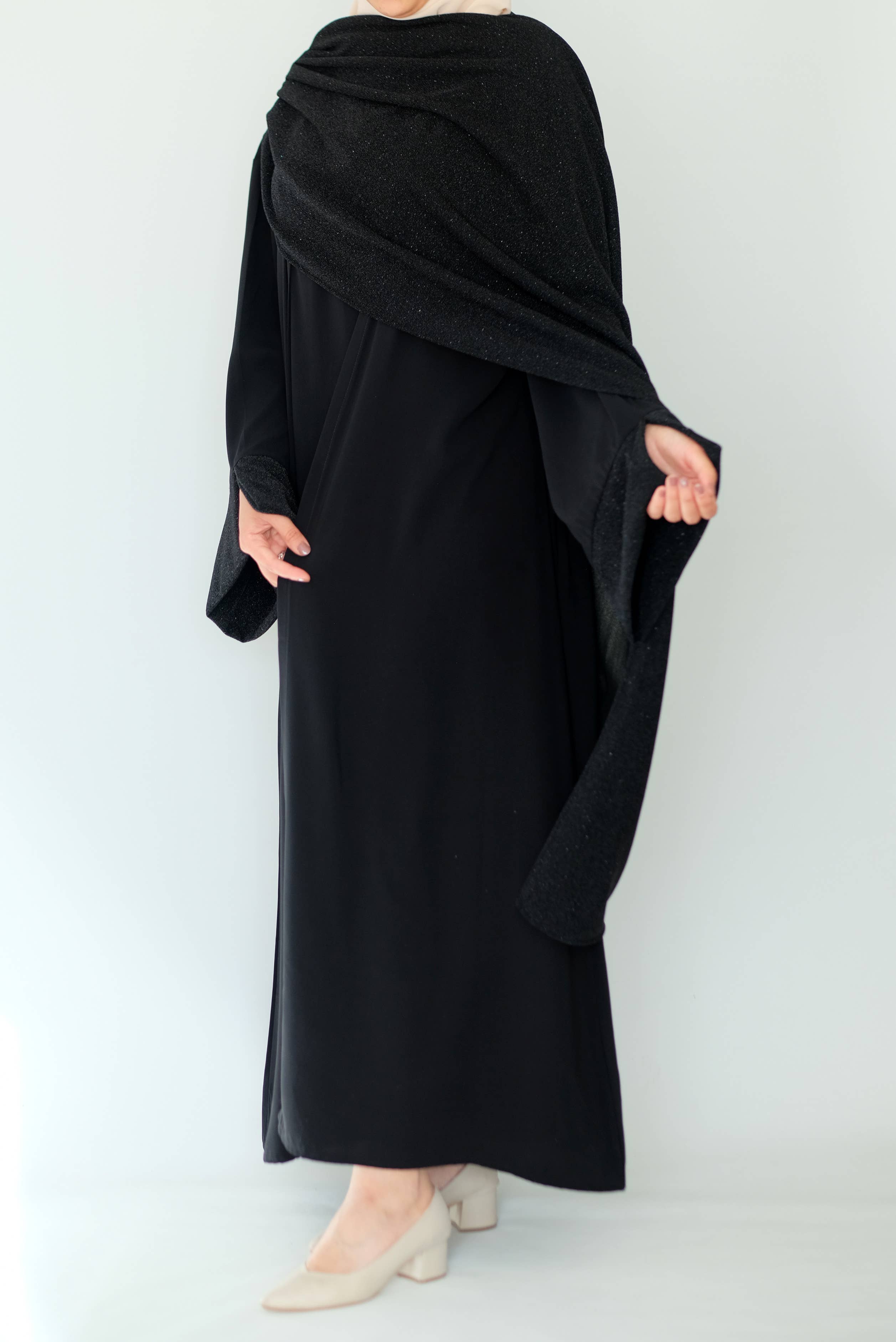 SAIS Fashion - Wholesale Kaftan - Women's - 2-Piece Abaya with Scarf in Mocha Mousse and Black