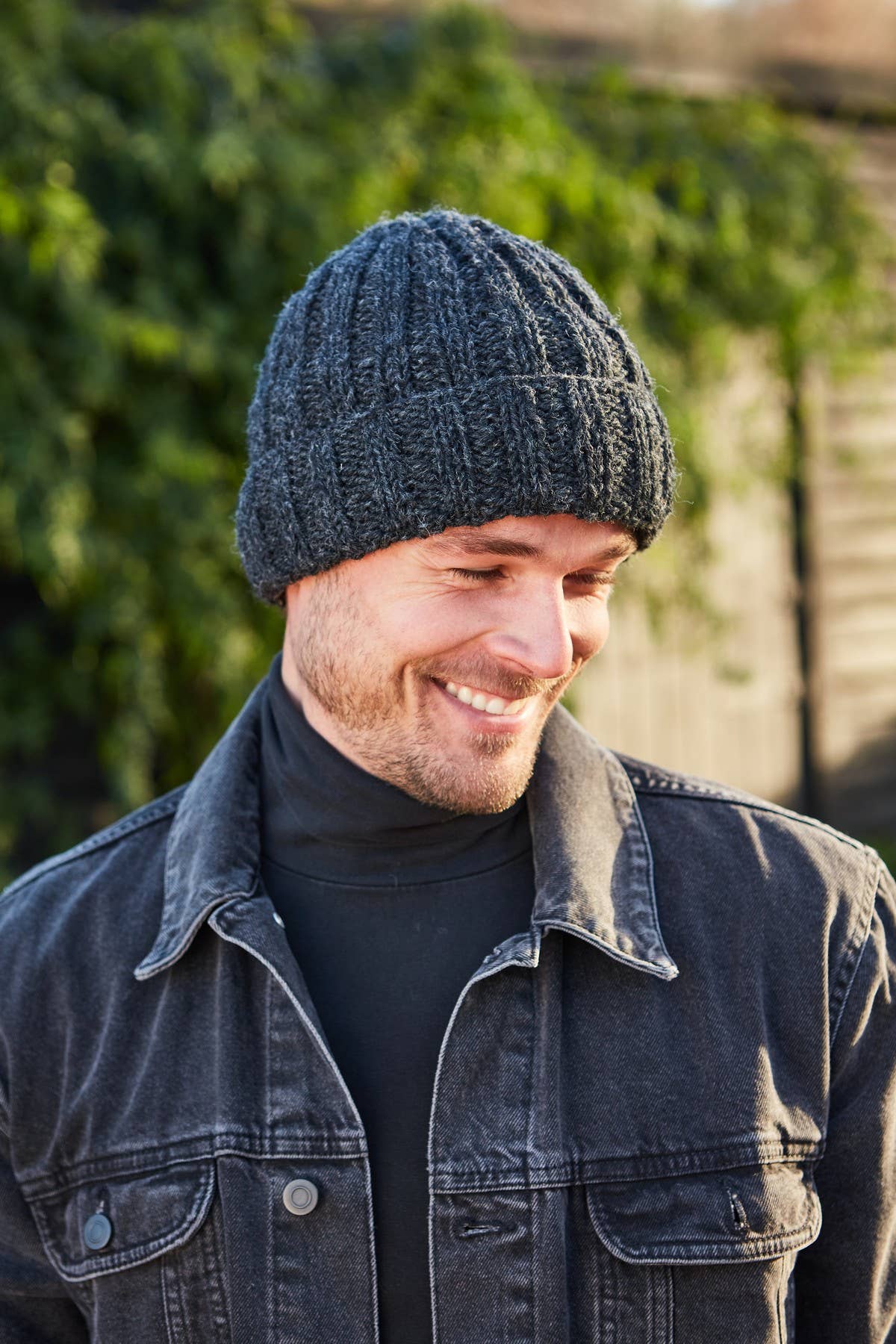 Charbon Bonnet en maille torsadée Shetland pour homme, charbon noir en vente sur Faire2