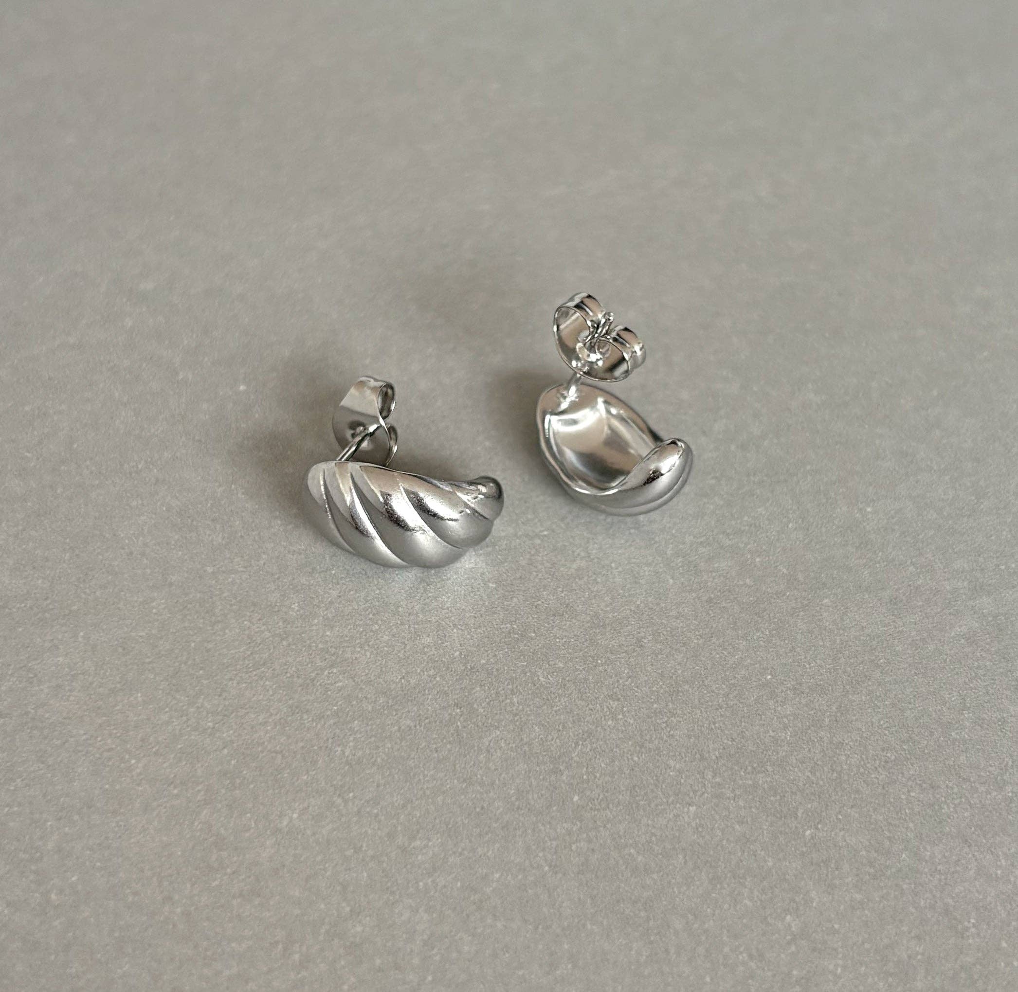 MAI DESIREE - Wholesale Stud/Post Earrings - MARGAUX SILVER CROISSANT STUD EARRINGS3