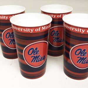 Turnovers Inc – Großhandel Einwegbecher – Ole Miss Rebels Tailgate Cups der Universität Mississippi0