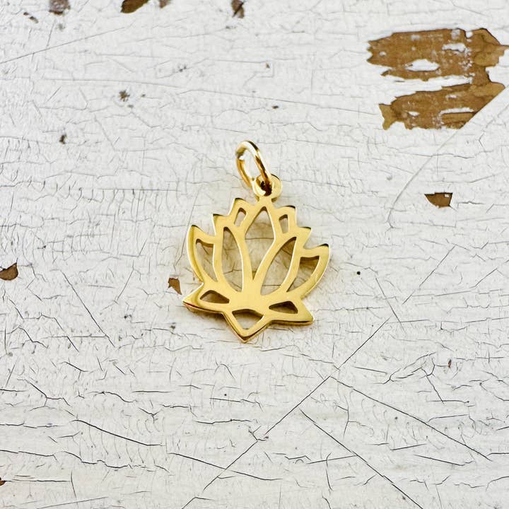 Charm Lotus for wholesale by Mein Mantra