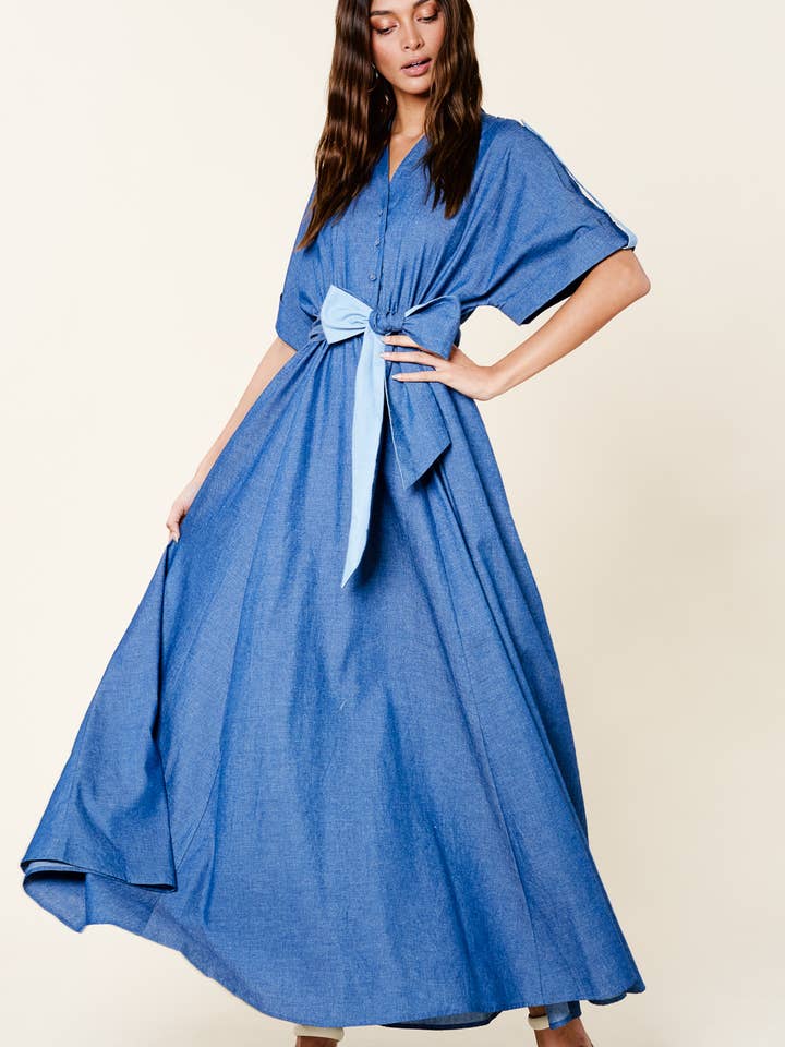 ROBE LONGUE EN JEAN À COL EN V pour la vente par QMP Moda