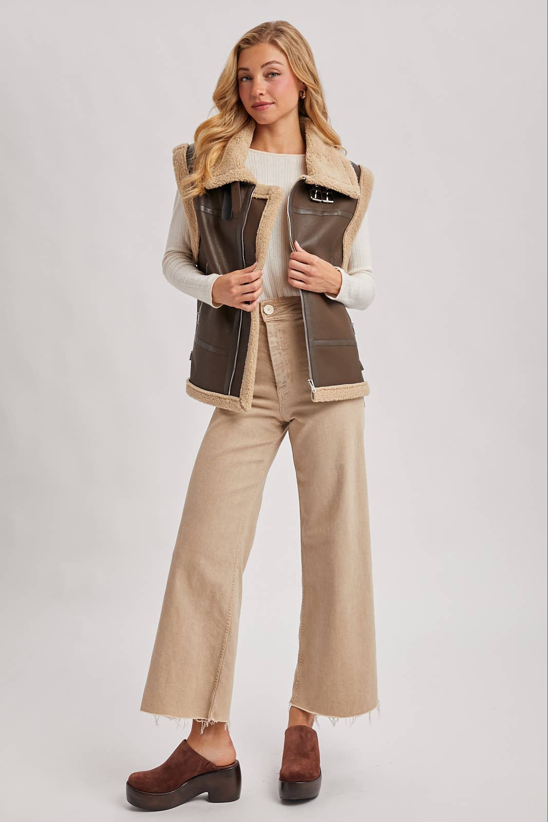 Bluivy – wholesale Outerwear Vest - Women’s – FAUX LEATHER WITH INNER FAUX SHEARLING AVIATOR VEST20