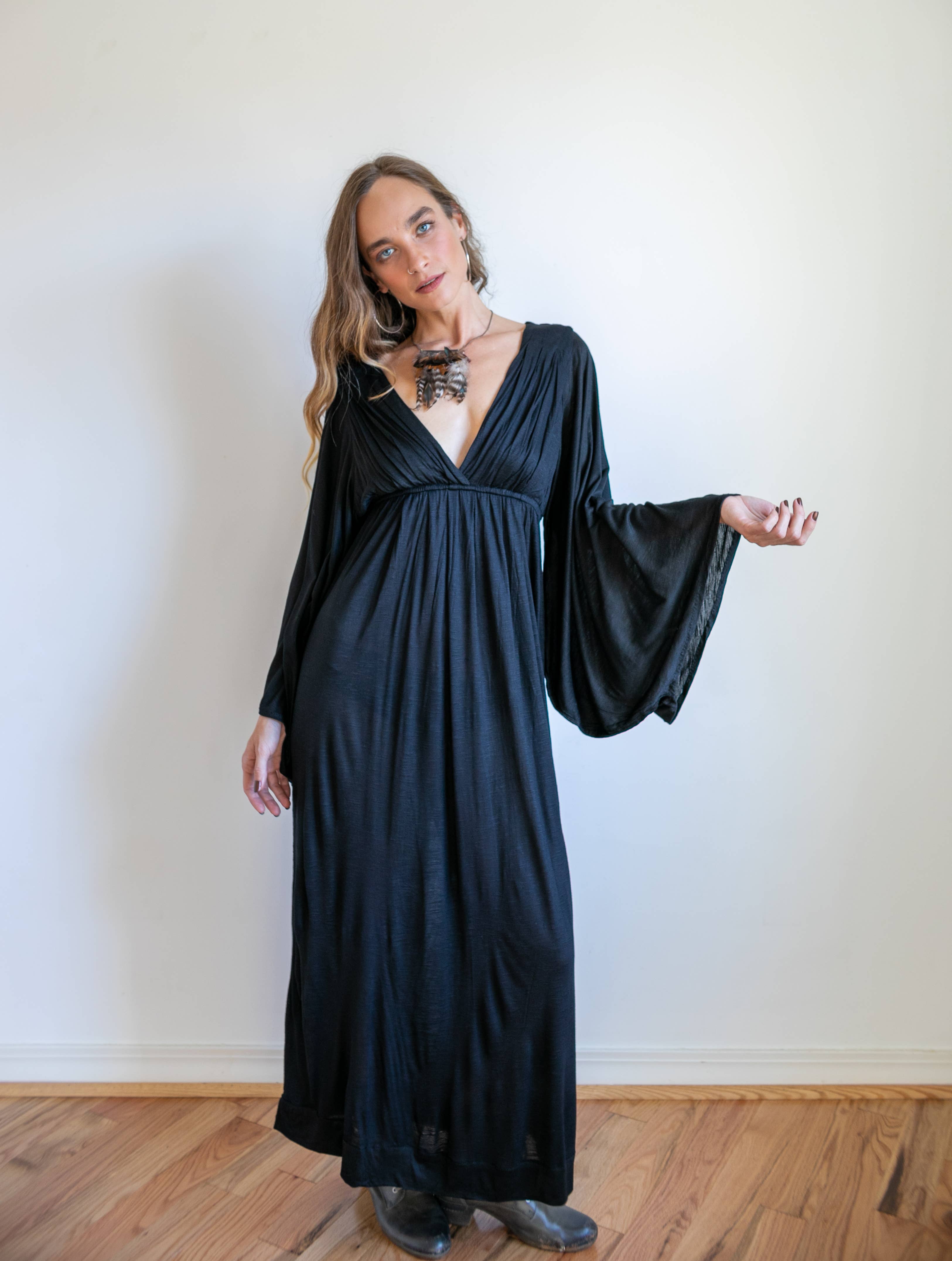 Paramita Designs - Vente Robe – femme - Robe longue déesse à manches cloche7