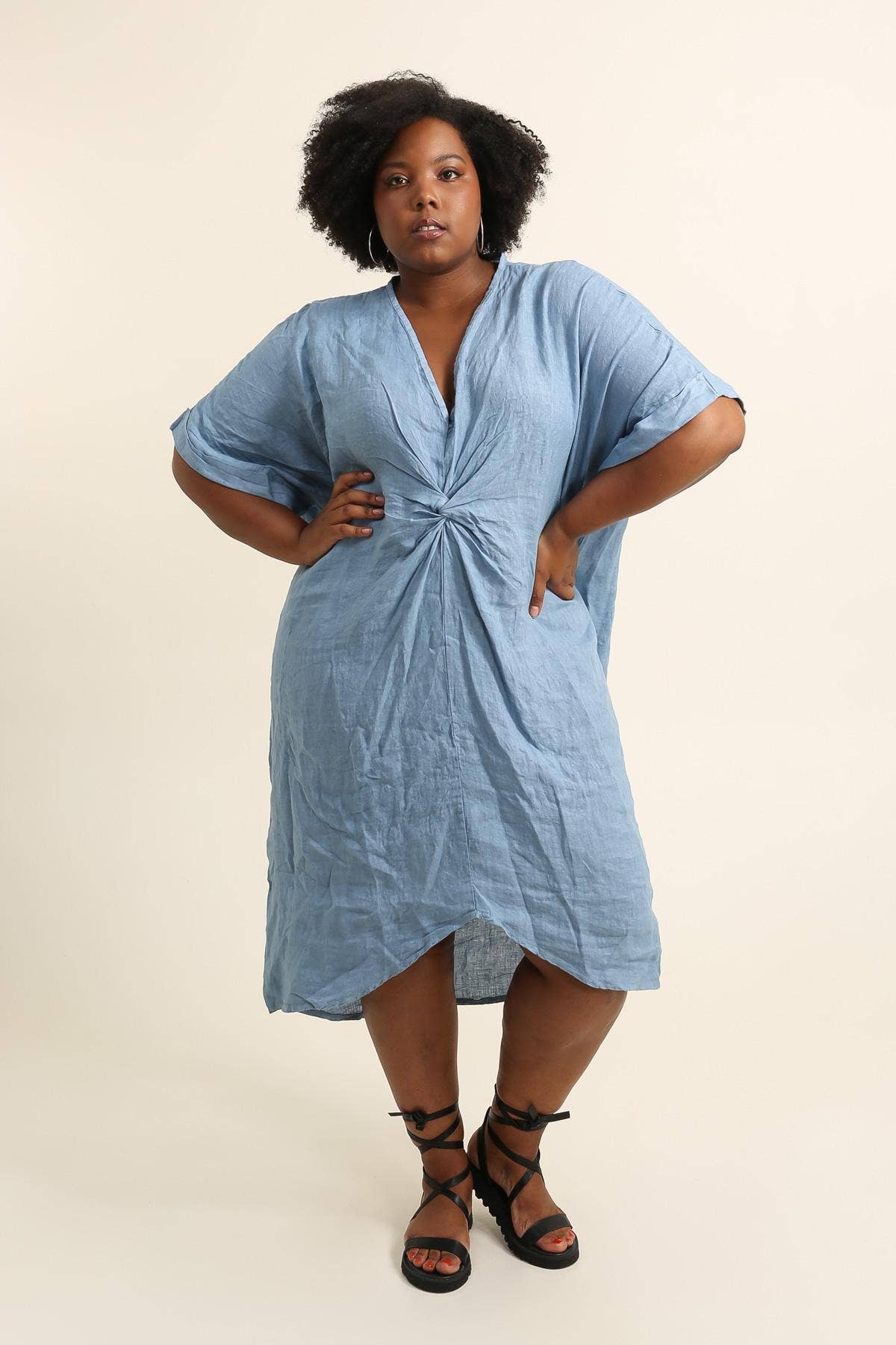Lea & Luc - Grandes Tailles - Wholesale Dress - Women's - Plus size linen dress V neckline SKU 790928