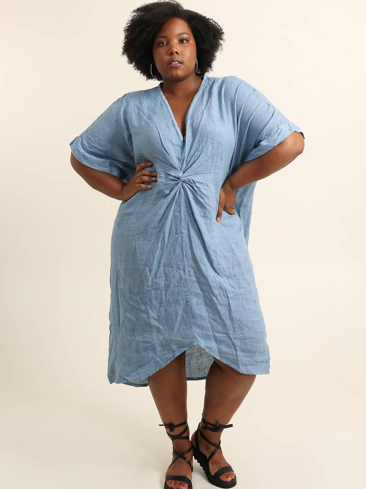 Lea & Luc - Grandes Tailles - Wholesale Dress - Women's - Plus size linen dress V neckline SKU 790928