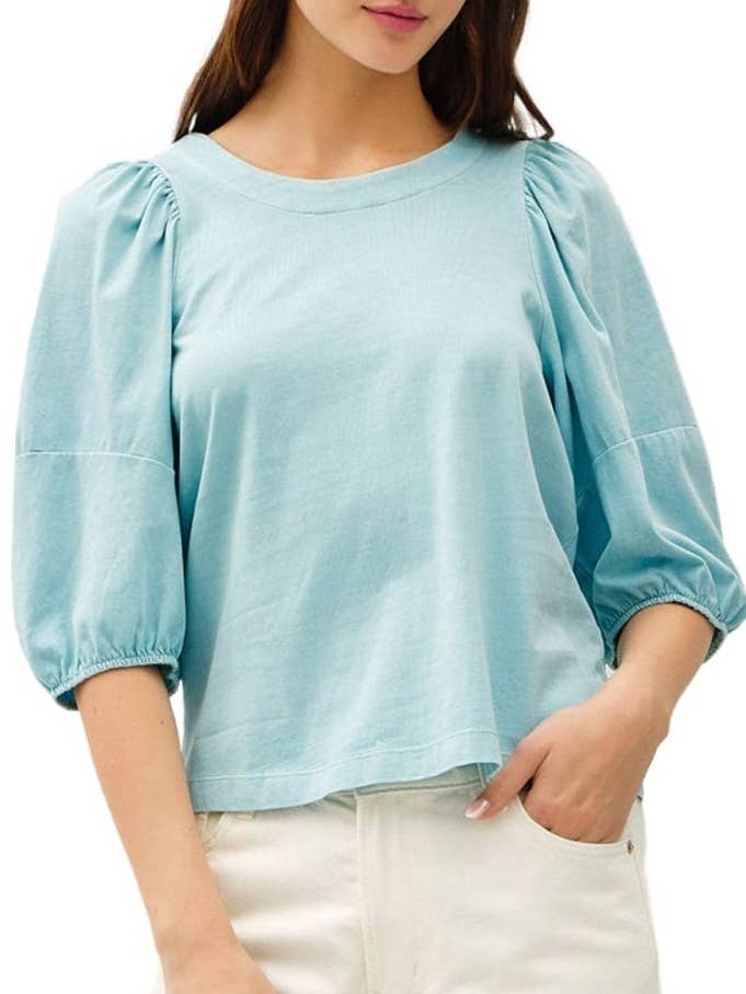 Haut en jersey de coton à manches bouffantes teint en vêtement pour la vente par Vanilla Monkey