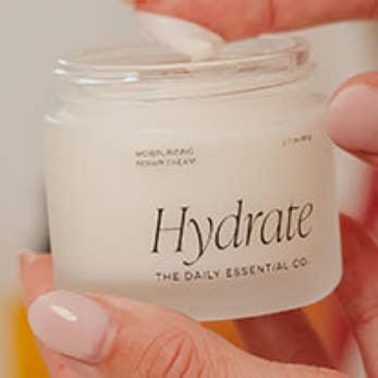 Hydrate // Hydratant Peptide + Squalane pour la vente par The Daily Essentials Co