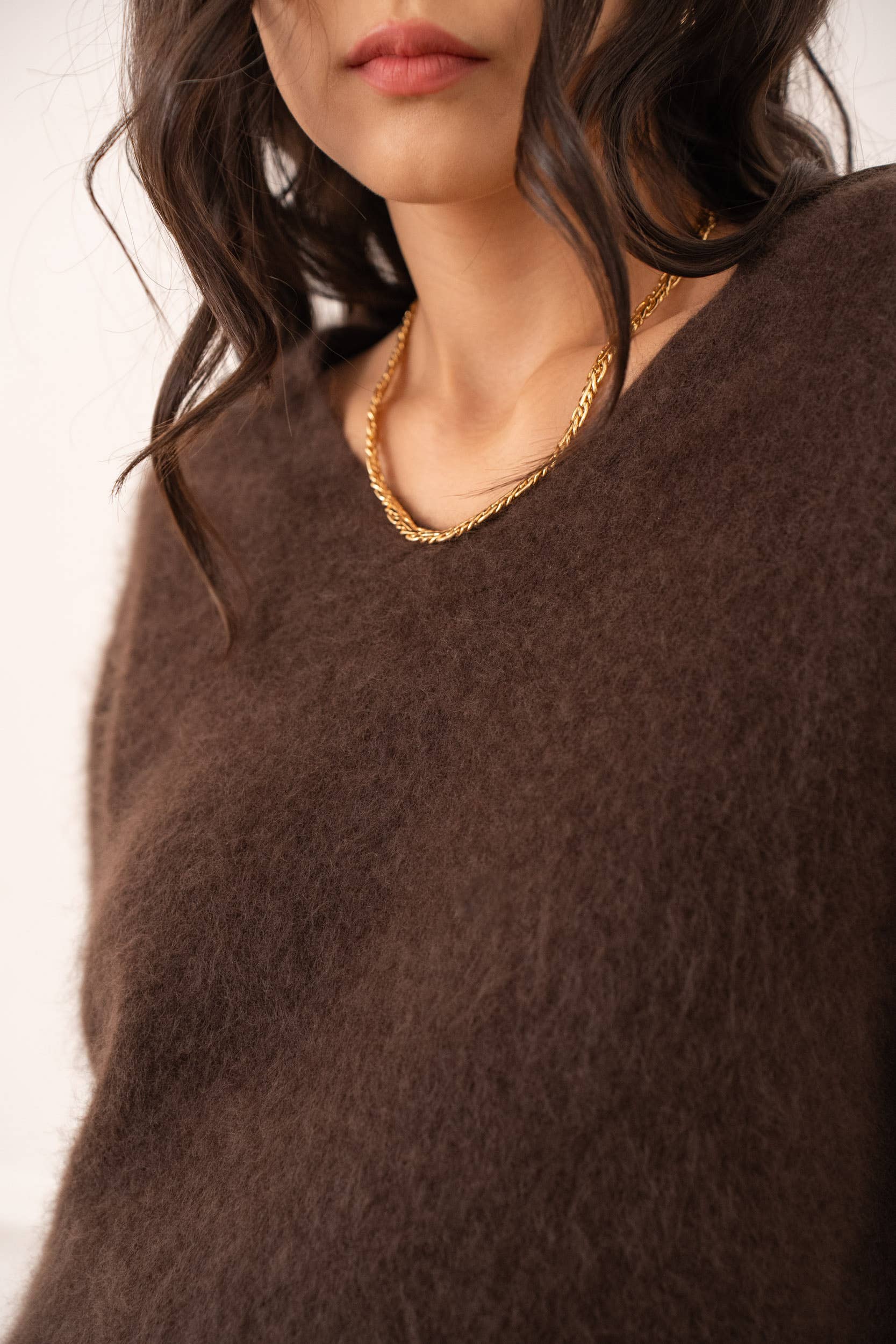 CHOKLATE PARIS – Engroshandel Pullover - Dame – Kashmir- og børstet uldtrøje med V-hals - A8896