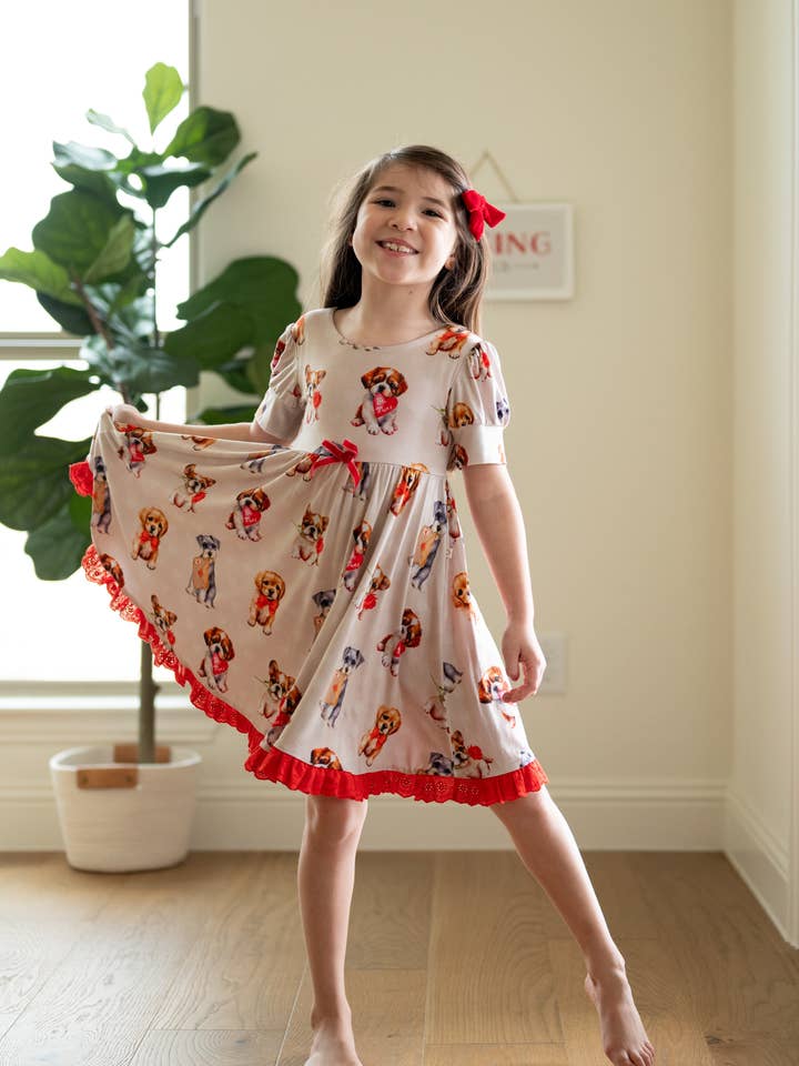 Hvalpekærlighed Blondekantet Snurrekjole for engroshandel hos Riley & Rett