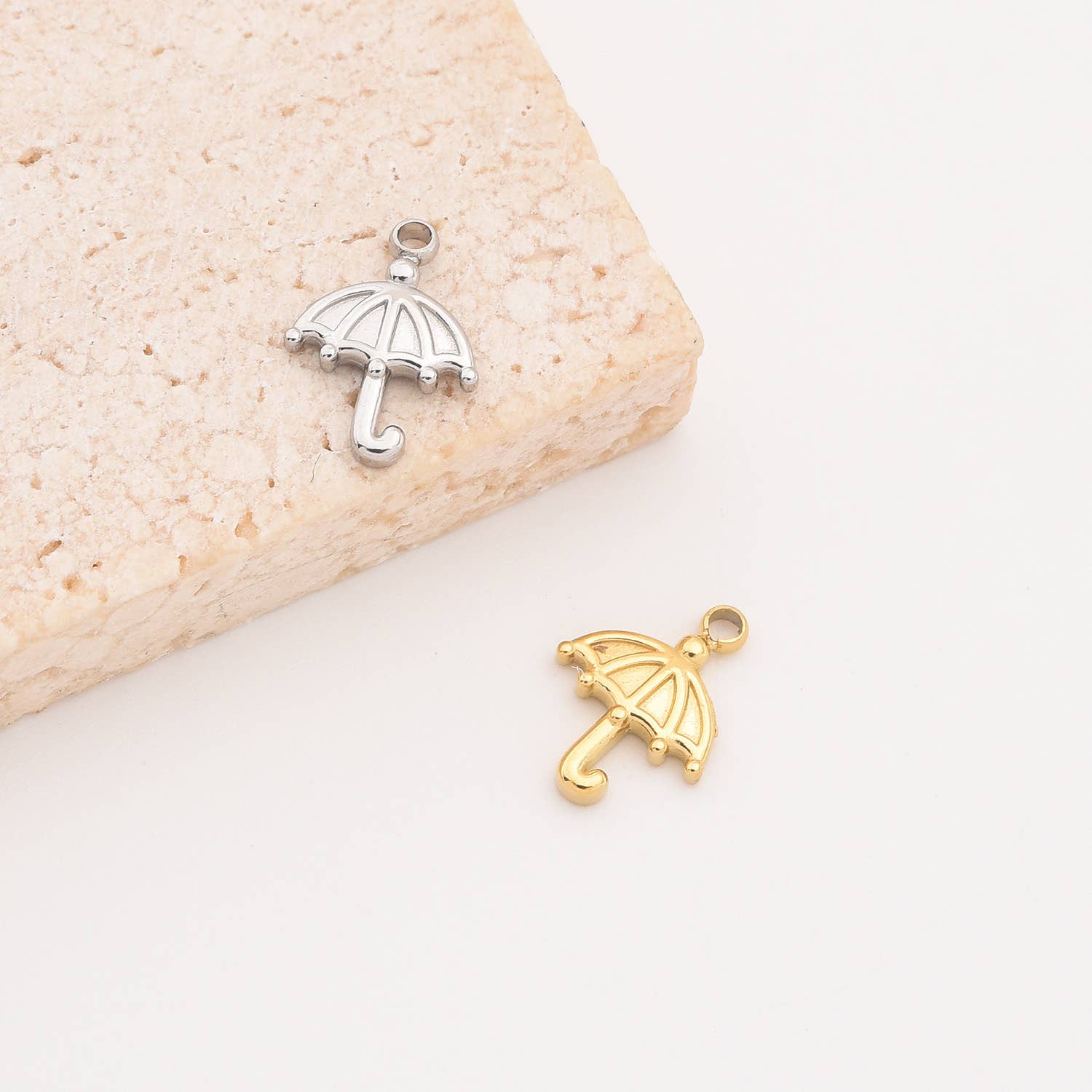 findings4uGem – wholesale Pendant/charm necklace – Gold Filled Stainless Steel Umbrella Charm Pendant, SCP0226