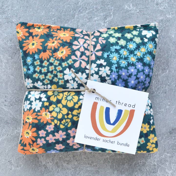 Japanisches Regenbogen-Blumen-Lavendel-Sachet-Bündel für den Großhandel von Minor Thread