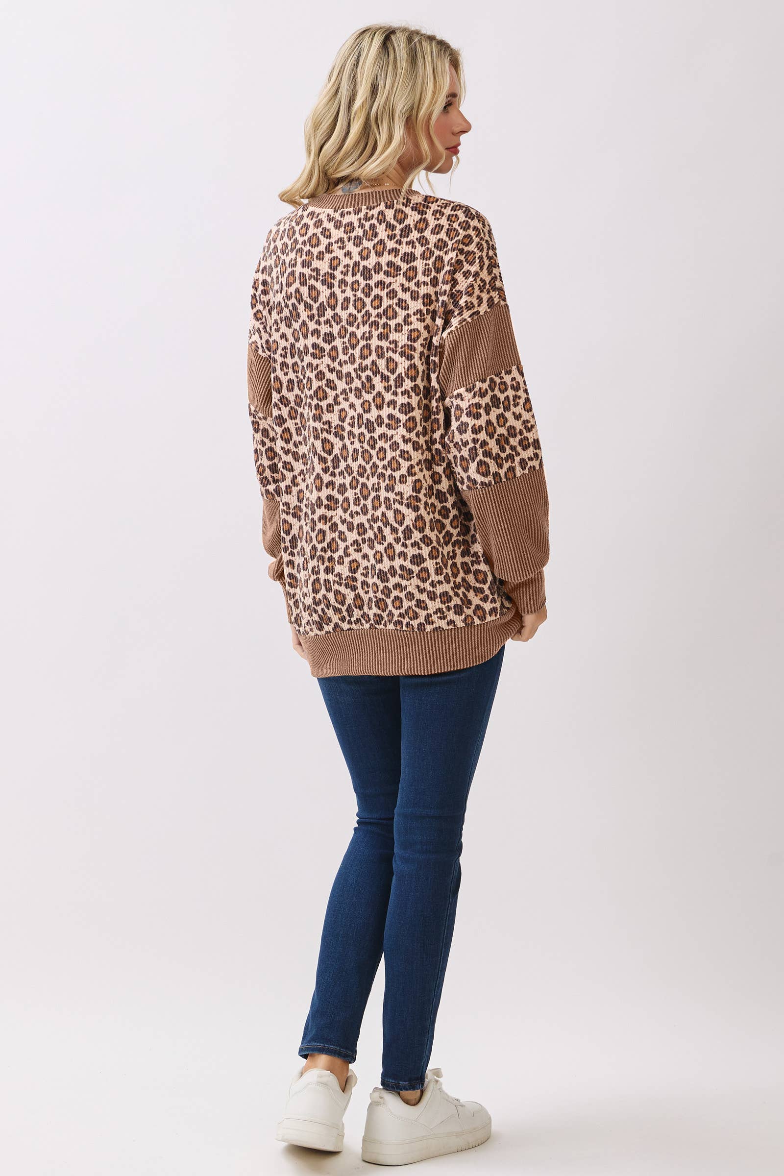 7th Ray - Wholesale Sweatshirt - Women's - Leopard print drop shoulder pullover sweatshirt T611613
