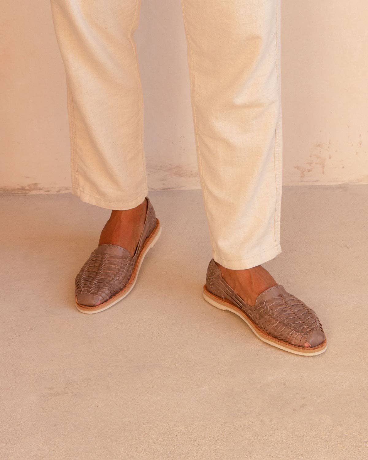 Mexas EU - Wholesale Sandals - Women's - TOTOPO - Taupe-colored leather huaraches for men3