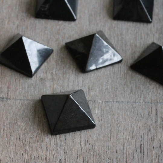 Keystone Crystals - Wholesale Spiritual Stone/Crystal - Shungite 30mm Pyramid2