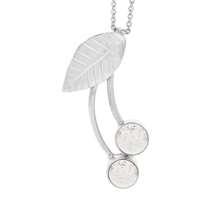 Ciondolo a forma di ciliegia in quarzo rosa con catenina da 45,7 cm e scatola per la vendita all'ingrosso da parte di Nova Silver