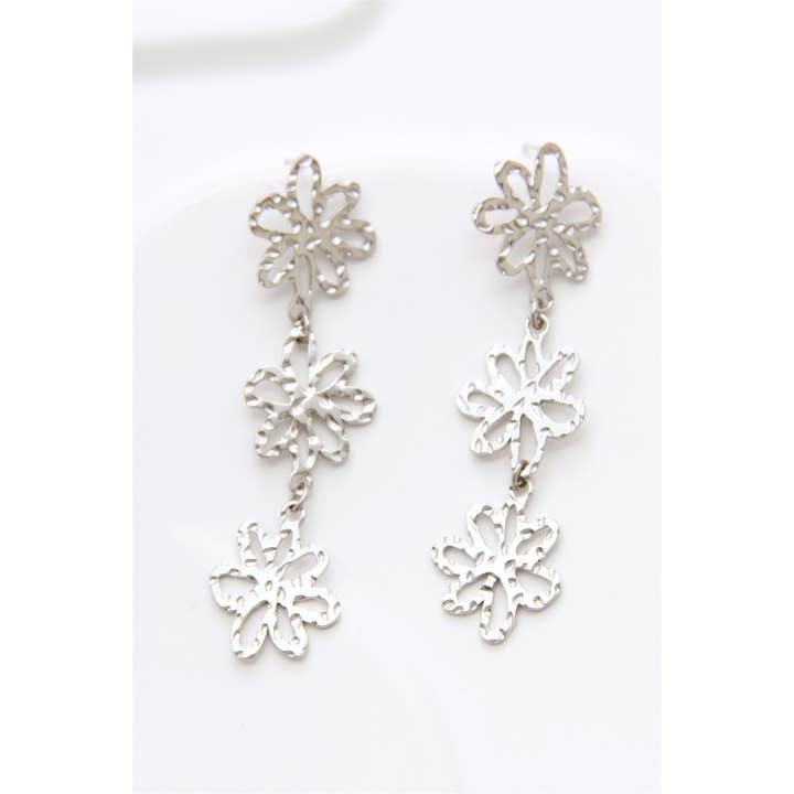 BELLISSIMA BIJOUX - Wholesale Dangle Earrings - Cut-out flower drop earrings2
