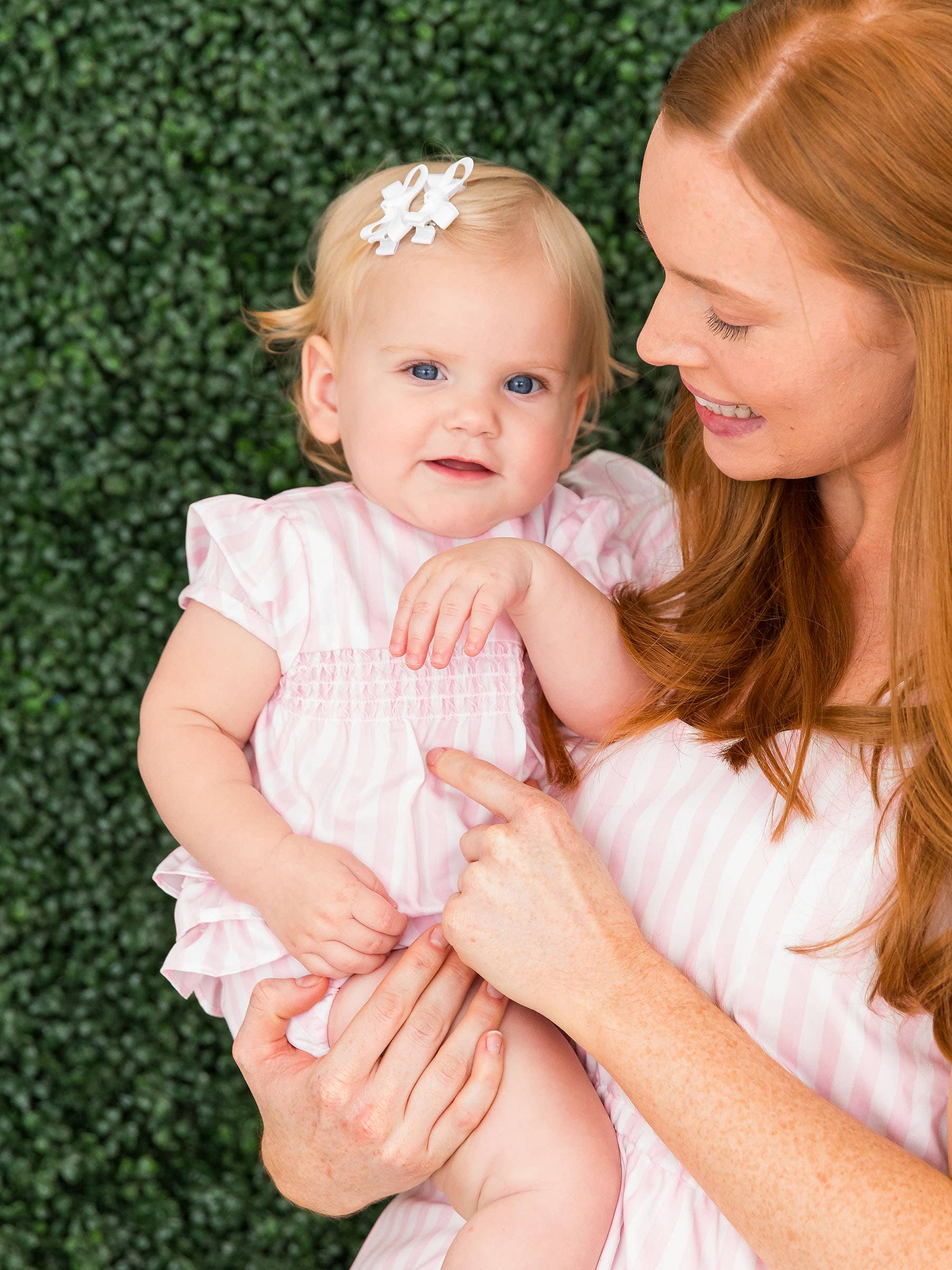 Girls White Mini Bow Hair Clip Set for wholesale on Faire2