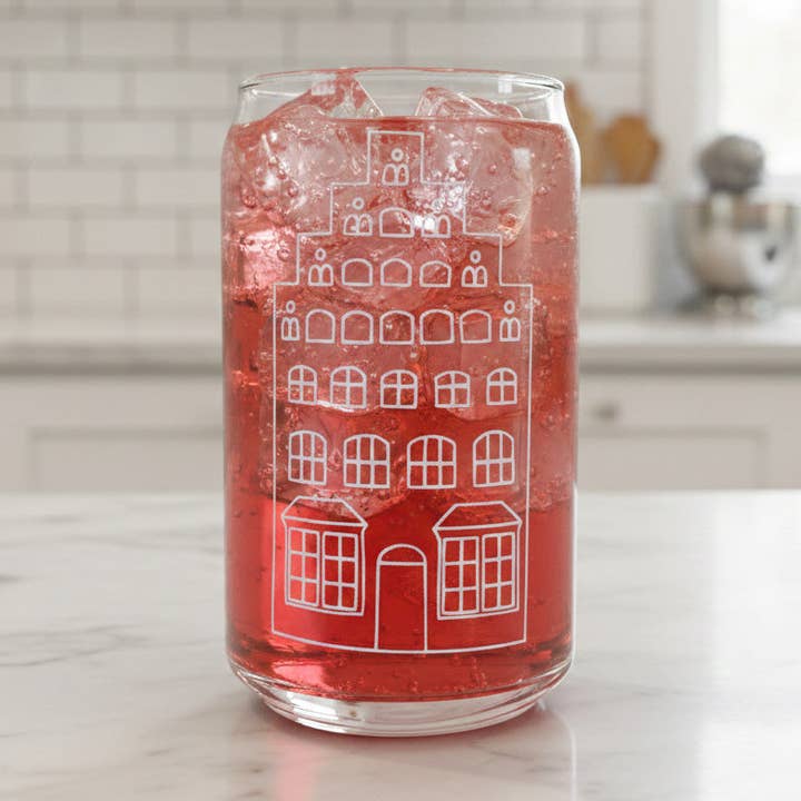 Tin can with print "Giebelhaus" for wholesale by cool people club