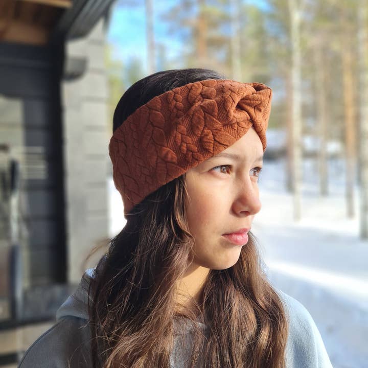 Palmikko solmupanta, ruskea for wholesale by OmpelimoMirage