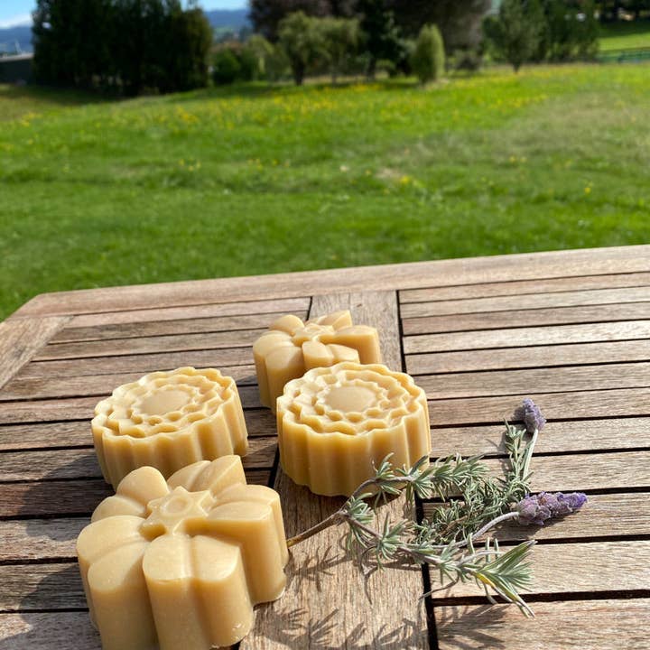 Cinnamon Quills - Wholesale Shampoo puck/solid shampoo - Solid Shampoo Bar - Coconut & Lavender2