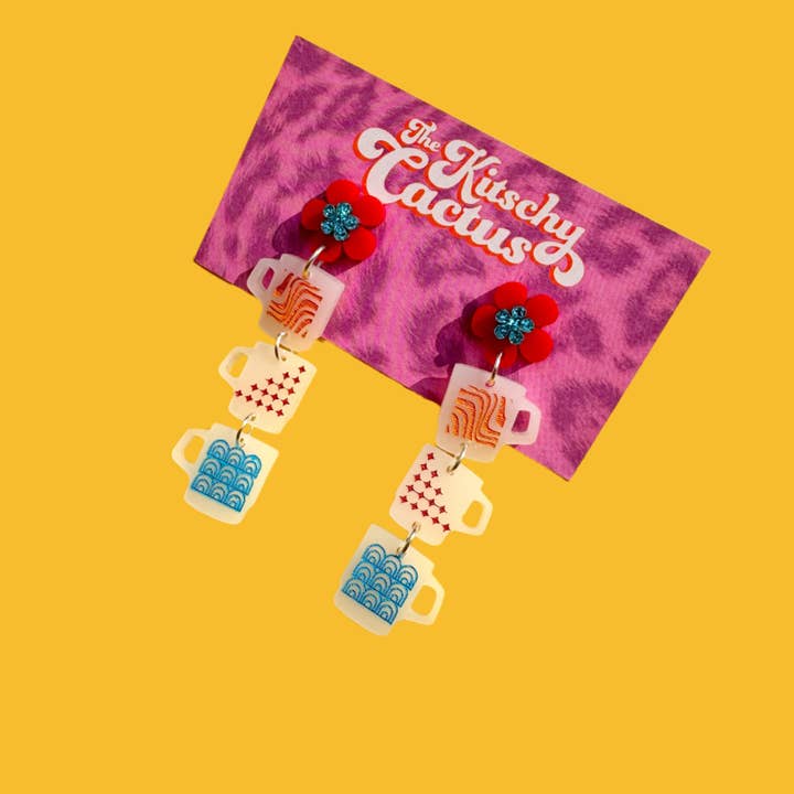 The Kitschy Cactus – Brincos de argola por atacado – Brincos de Caneca de Vidro Leitoso Vintage - Cigarros & Café1