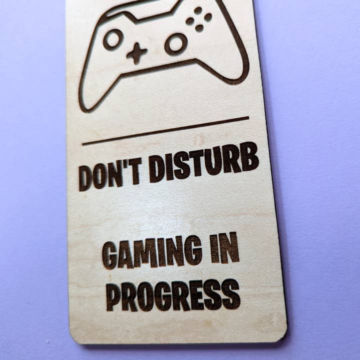 Letrero de madera para colgar puerta Gaming in progress, letrero Free to enter para venta al por mayor de Chikai Shop