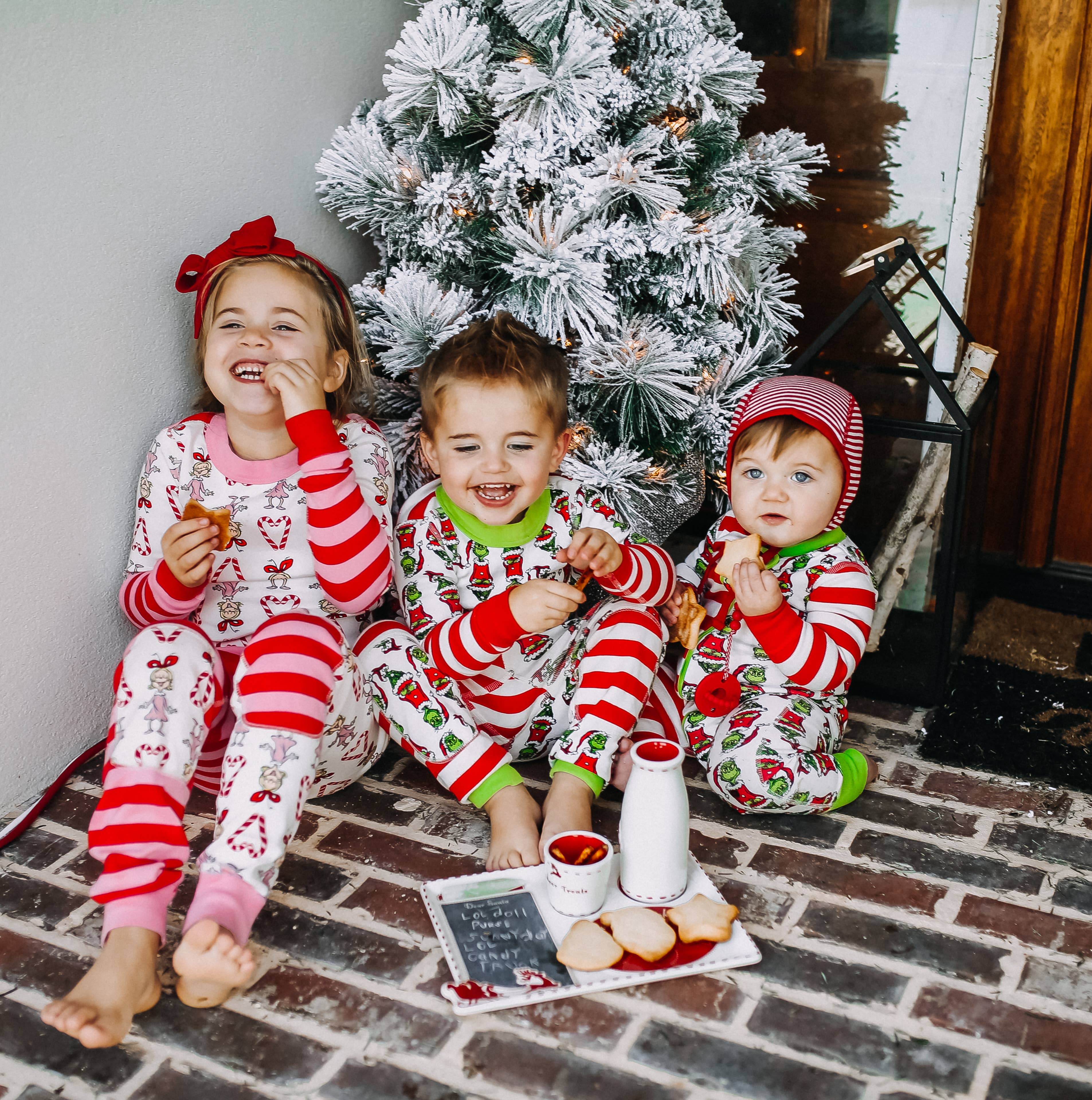 Child To Cherish® - Wholesale Christmas Decoration - Santa's Cookie Platter with Cutters9