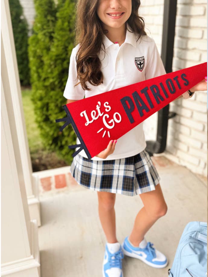 Old School-tilpassede vimpler for engroshandel hos Spirit Society Co.