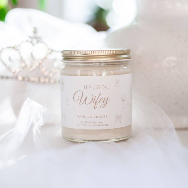 Austy Lou by Broken Top Brands - Wholesale Jar/filled candle - It's Giving Wifey 9oz Soy Candle2