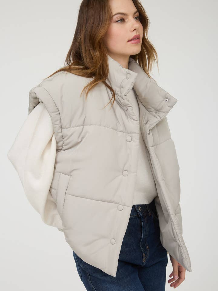 Blu Pepper - Wholesale Outerwear Vest - Women's - OVERSIZED SNAP BUTTON PUFFER VEST 13