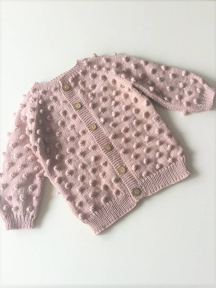 Omnis Pura - Wholesale Cardigan - Kinderen - Organisch handgebreid poederroze vest en muts