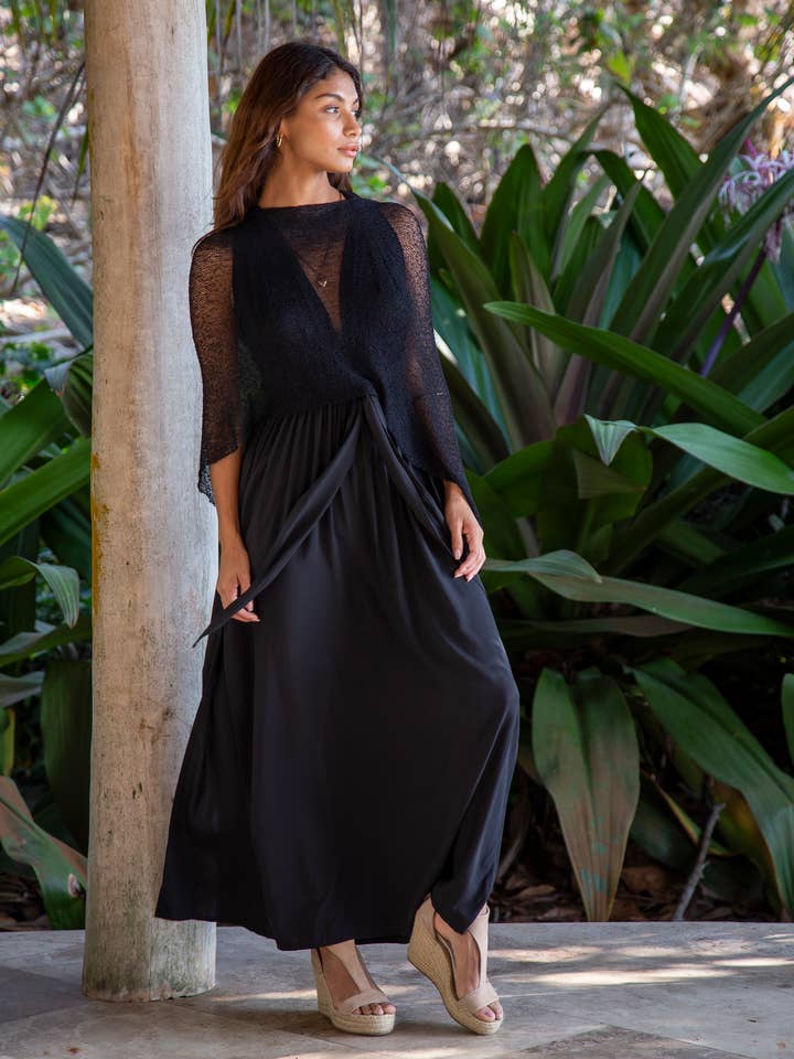 Summer Beach Shrug Strikponchosjal - Boho-overtræk til kjole i midnatsblå for engroshandel hos Bali Prema