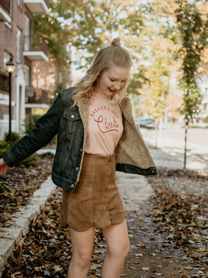 Chemises valorisantes pour femmes, t-shirts graphiques, hauts pour femmes pour la vente par Polished Prints