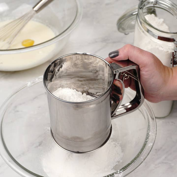 RSVP International - Vente Ustensile/gadget de cuisine - Tamis à farine triple maille - 3 tasses5