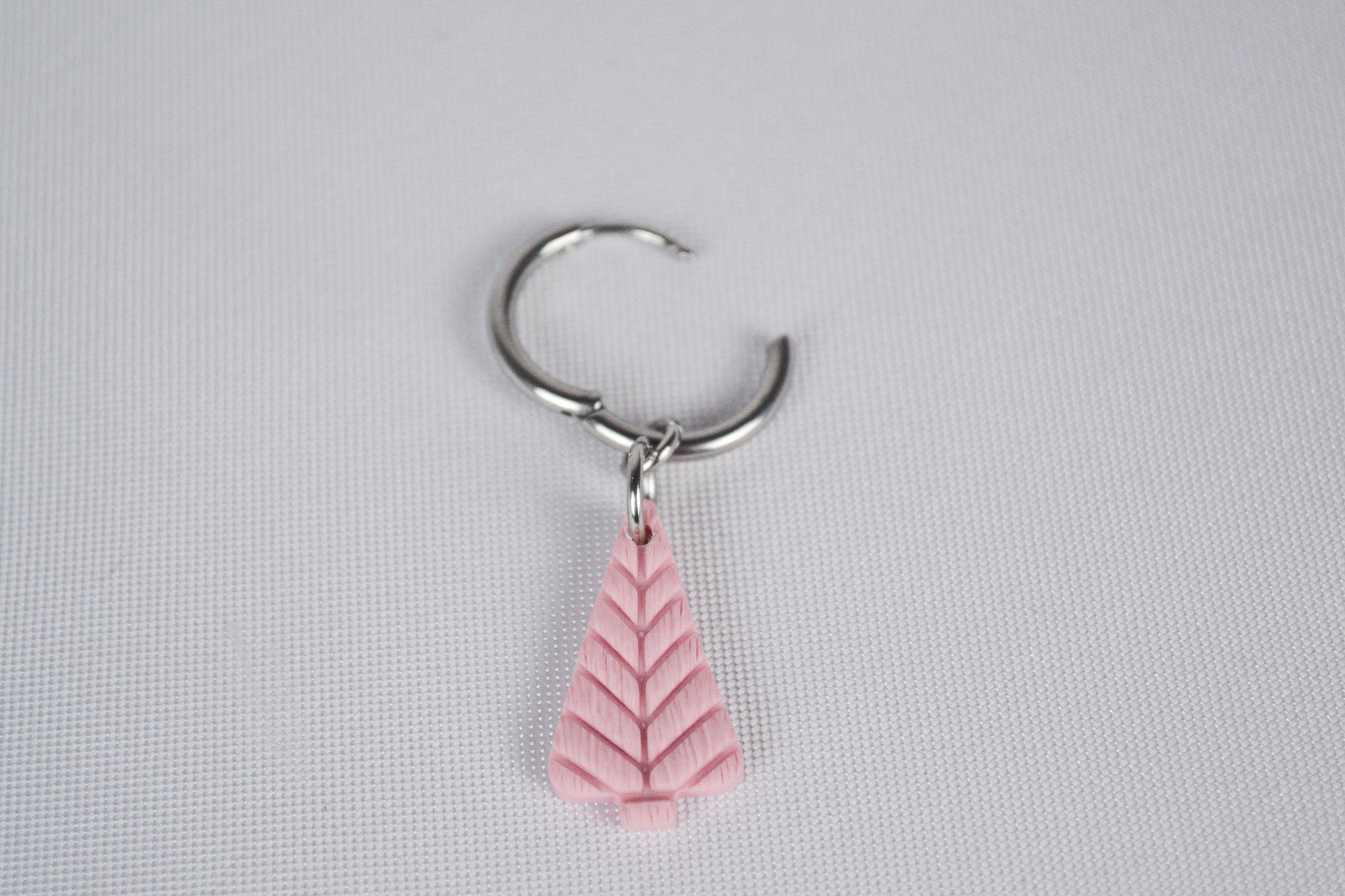 Linati Studio - Wholesale Hoop Earrings - Creoles with Scandinavian Christmas tree in pink1