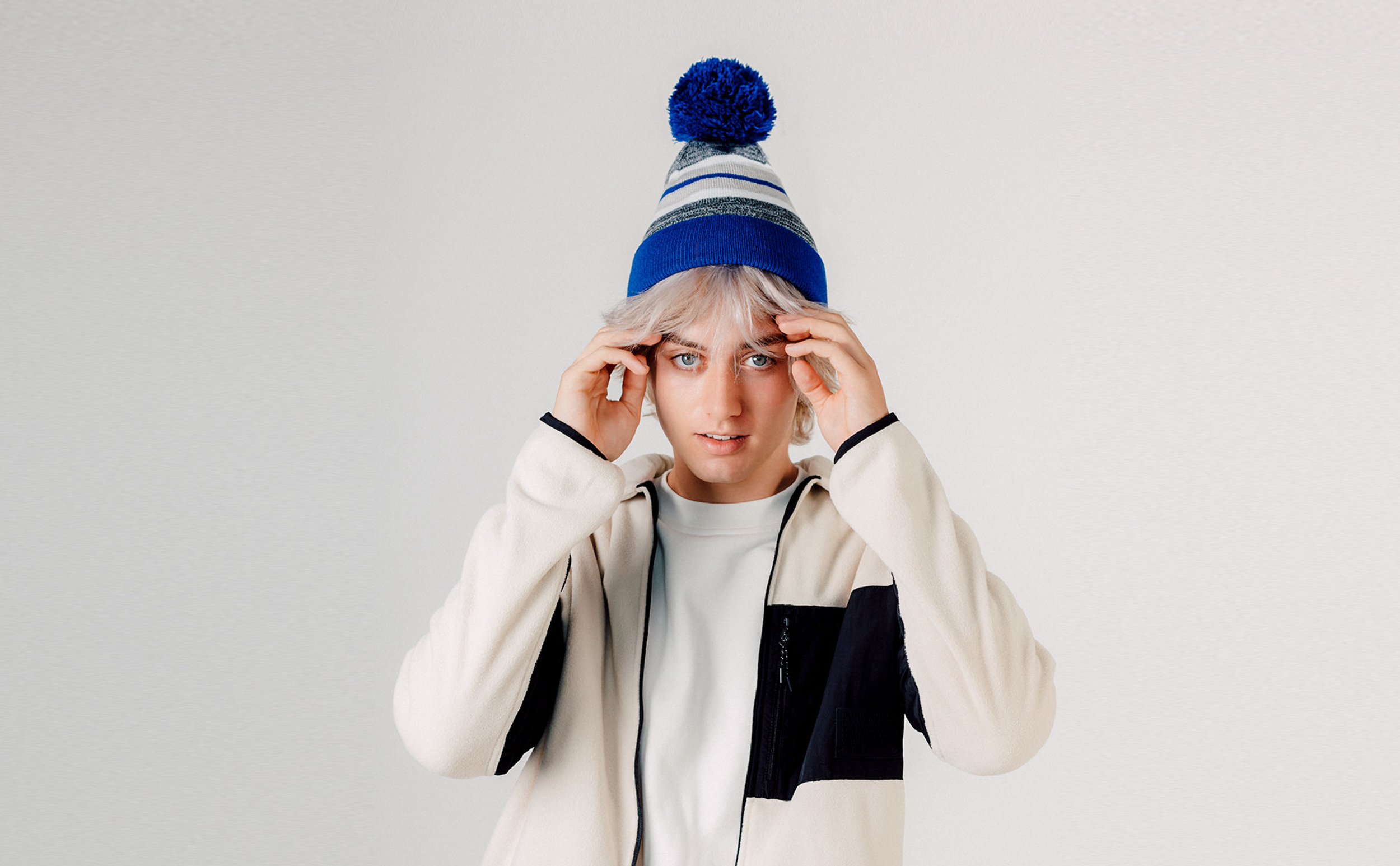 ChoKoLids - Vendita all'ingrosso Berretto - Donna - Berretto sportivo con pompon a righe CHOK.LIDS45