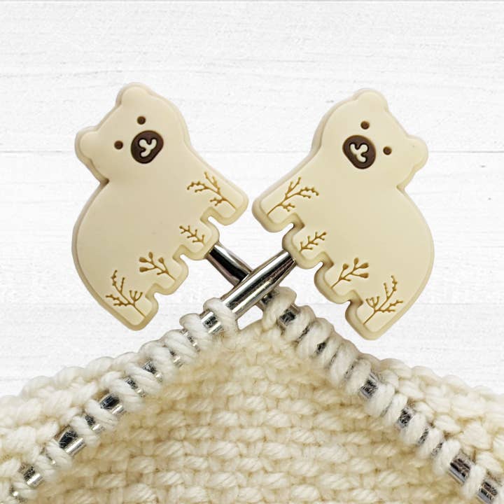 Butées d'aiguilles Ours polaires pour tricot pour la vente par Pretty Warm Designs