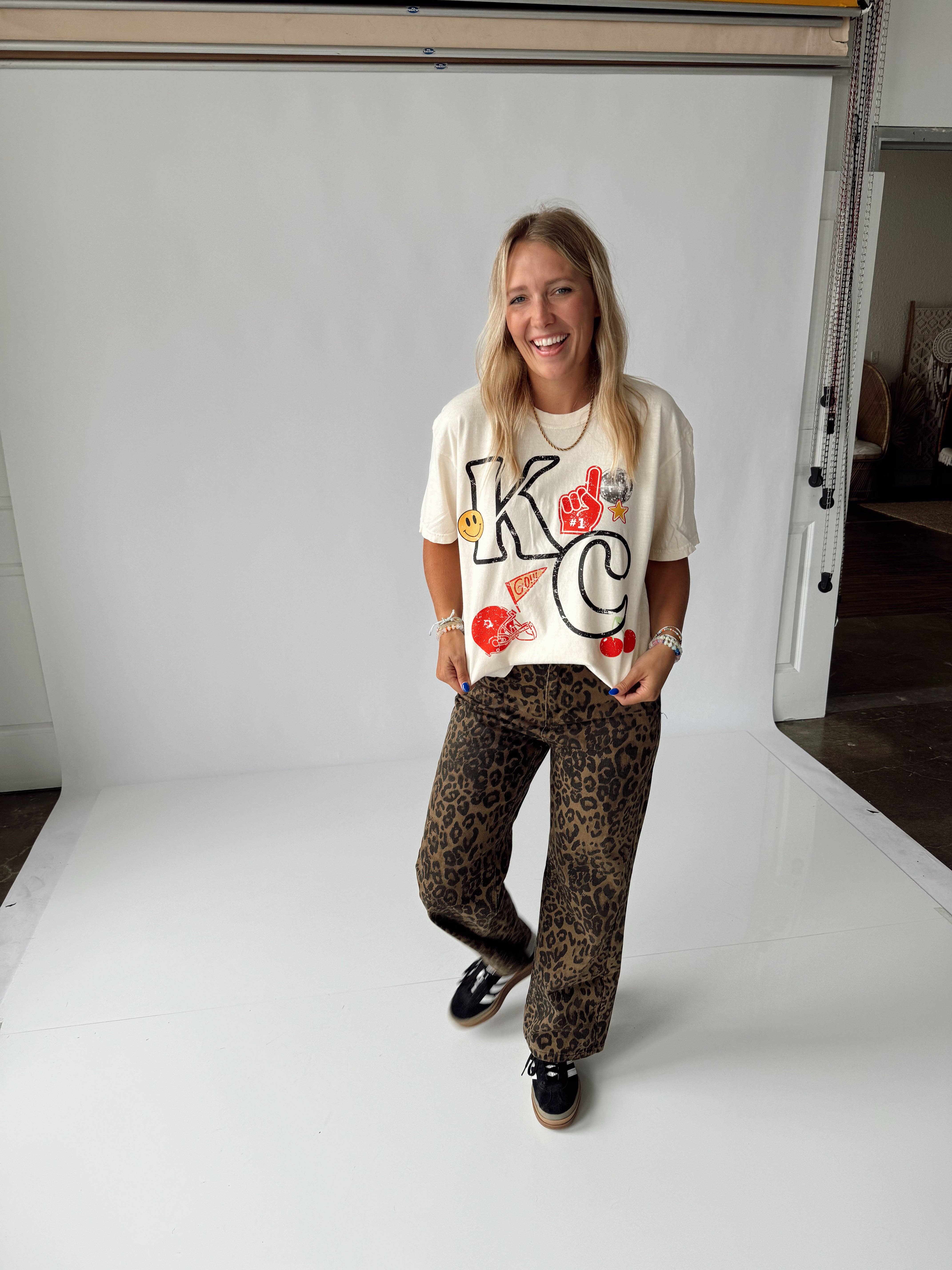 Jules Co - Wholesale Screen Printed T-Shirt - Women's - KC Icon T-Shirt3