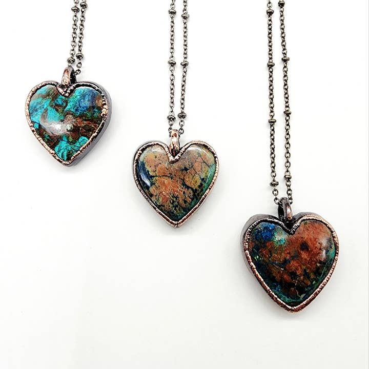 Collier Cœur en Chrysocolle pour la vente par MergingMetals
