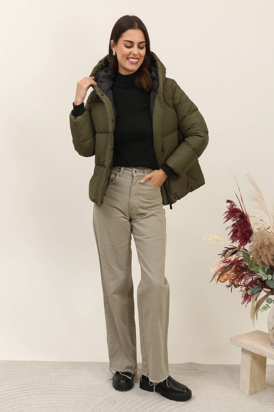 Attrait Paris - Wholesale Puffer Jacket - Women's - Short hooded jacket with side edges18