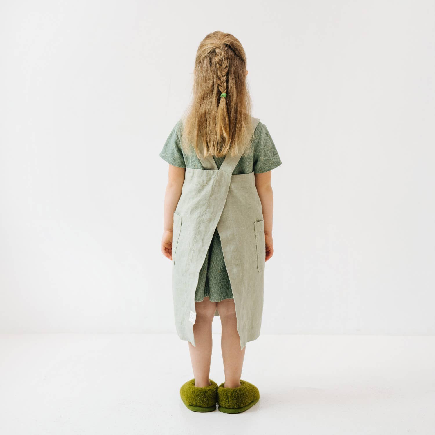 Linen Tales (We cover U.S. import duties) - Wholesale Apron - Kids - Kids Linen Pinafore Apron in Various Colors11