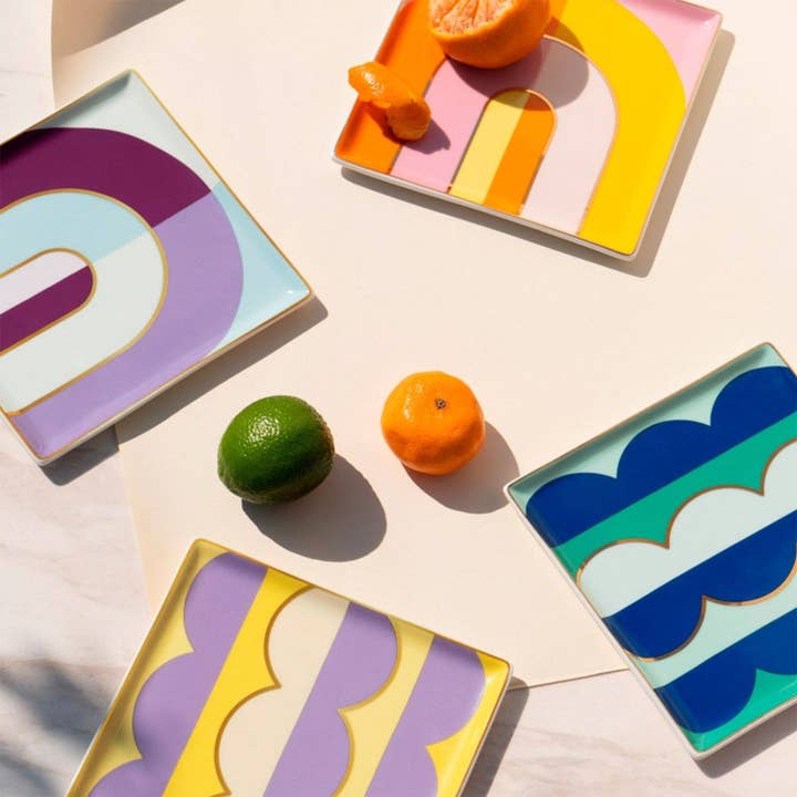 54 Celsius - Wholesale Decorative Tray - OCTAEVO Riviera Wave Ceramic Tray/Catchall, Gold accent, 6"3