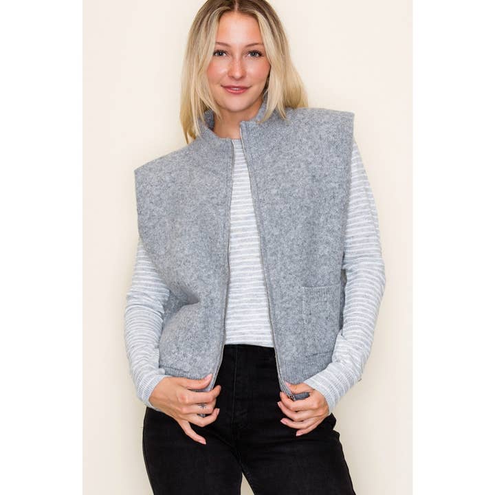 GILET SWEAT À FERMETURE ÉCLAIR pour la vente par STACCATO