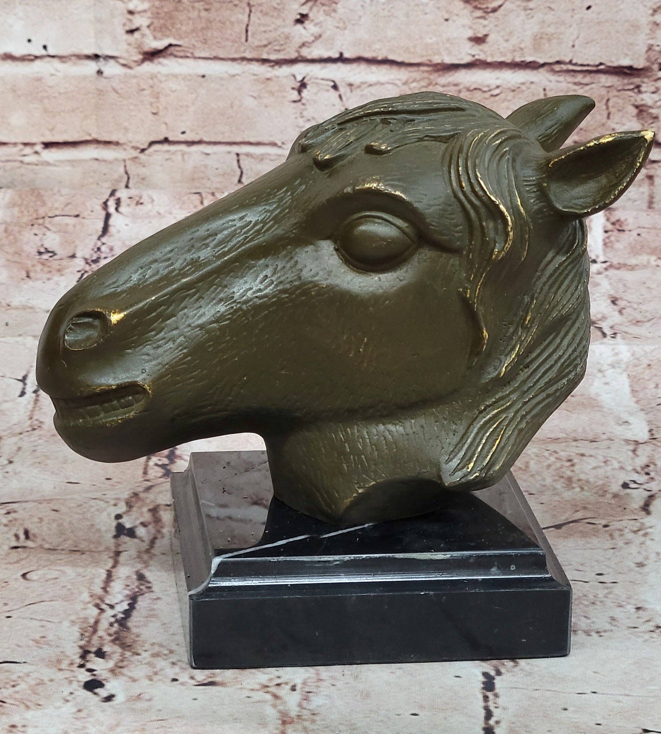 Bronzhaus - Venta al por mayor Escultura - Escultura de Cabeza de Caballo de Bronce – Busto de Semental del Zodiaco sobre Base de Mármol3