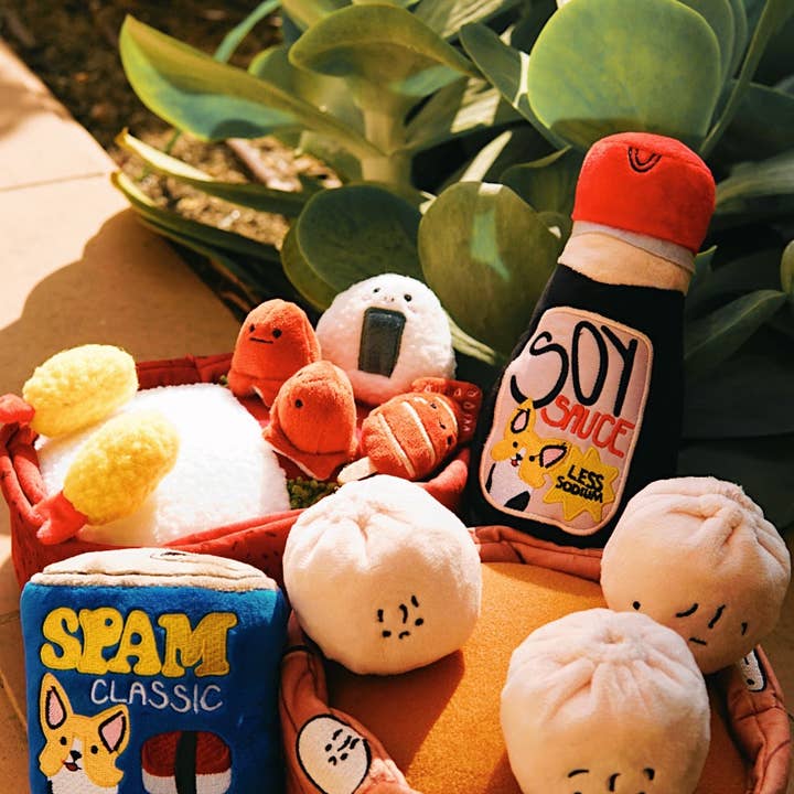 Woof & Co. - Wholesale Pet Plush Toy - Dog - Benny Bento Box11